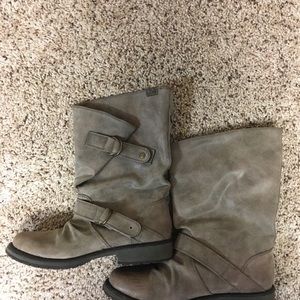 Boots by Roxy. Size 8